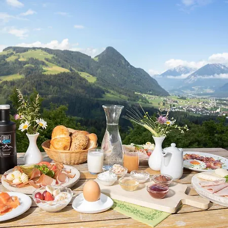 & Alpengasthof Pinzgerhof