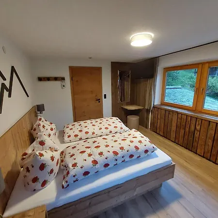 & Alpengasthof Pinzgerhof 宾馆 3*