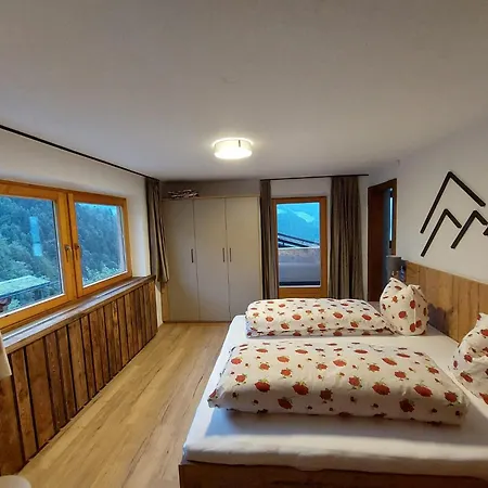 Penzion & Alpengasthof Pinzgerhof 3*