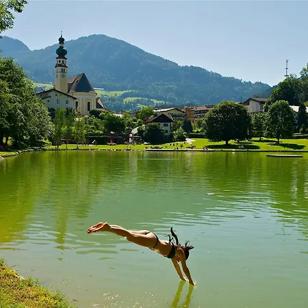 & Alpengasthof Pinzgerhof 宾馆 3*