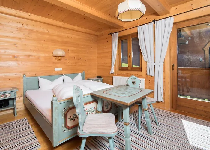 & Alpengasthof Pinzgerhof 宾馆 里斯奥尔巴赫塔