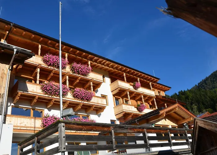 & Alpengasthof Pinzgerhof 宾馆 里斯奥尔巴赫塔