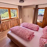 & Alpengasthof Pinzgerhof بيت ريفي 3*
