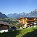 & Alpengasthof Pinzgerhof بيت ريفي