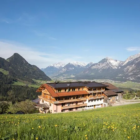 Inn Hotel & Alpengasthof Pinzgerhof 3*